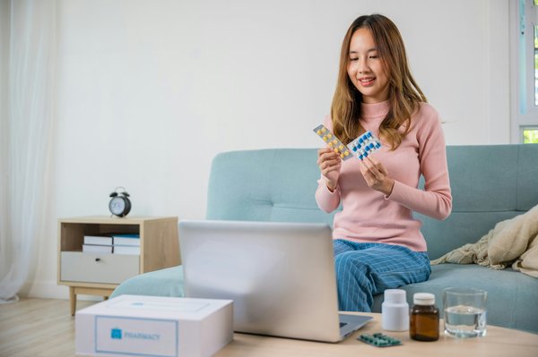 Pharmacie en ligne et parapharmacie en ligne : santé à portée de clic